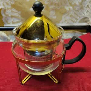Glass Teapot Removable Infuser, Closing Lid. NWOT